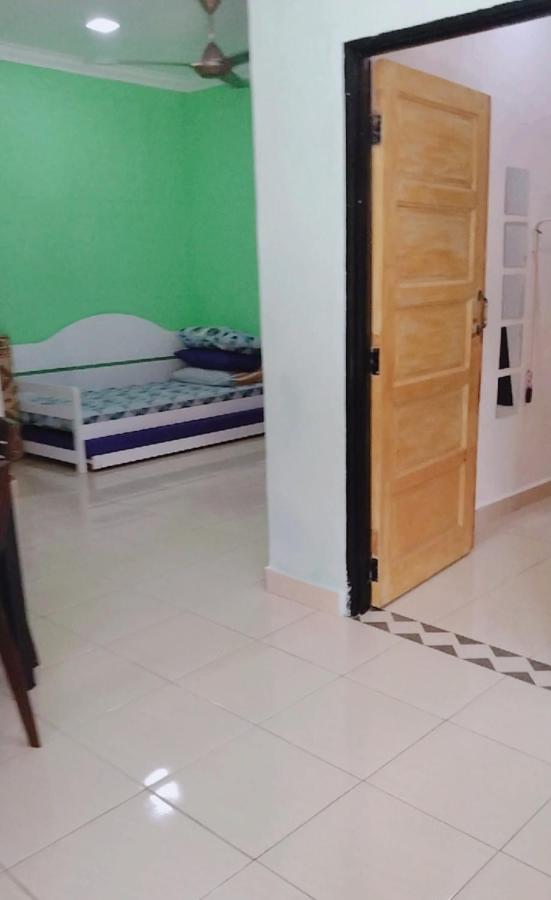 Homestay Sri Ladang Kuala Terengganu Eksteriør billede