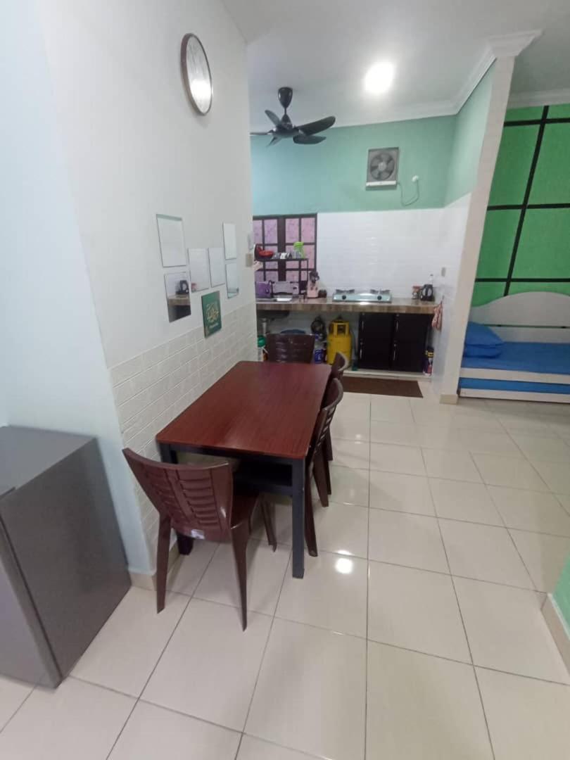 Homestay Sri Ladang Kuala Terengganu Eksteriør billede